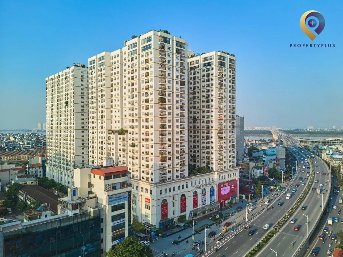 Toàn cảnh tòa nhà Hòa Bình Green City nhìn từ trên cao.